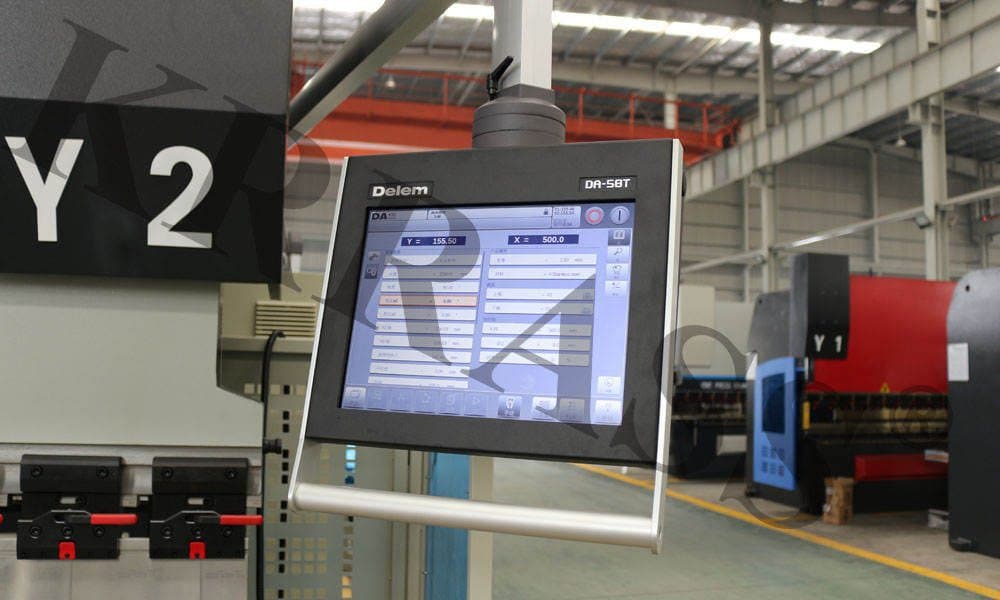 How to choose the best DELEM controller for your press brake?