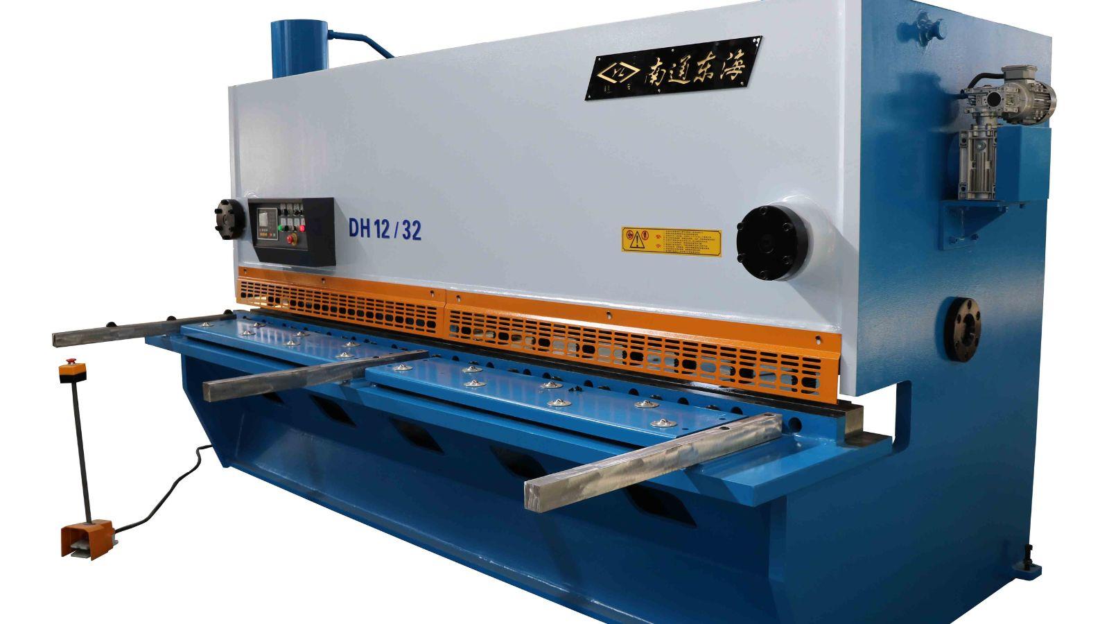 Principle and maintenance of hydraulic shearing machine