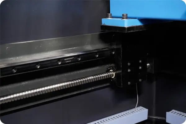 Pictures Backgauge use ball screw and linear guide rail