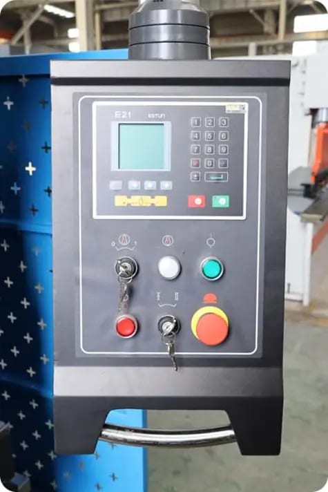 Pictures NC Press Brake WC67K-125T E21 controller