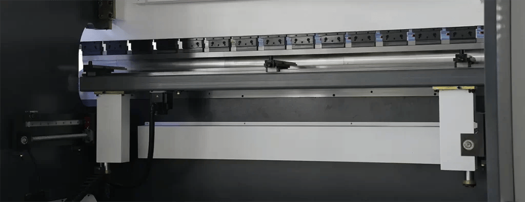 Pictures 4+1Axis-Press-Brake