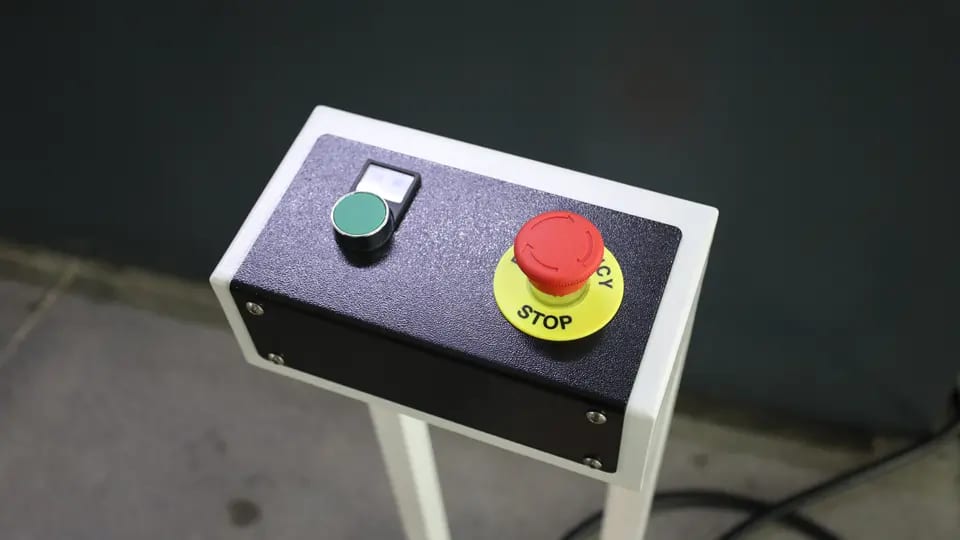 Pictures Press the emergency stop button