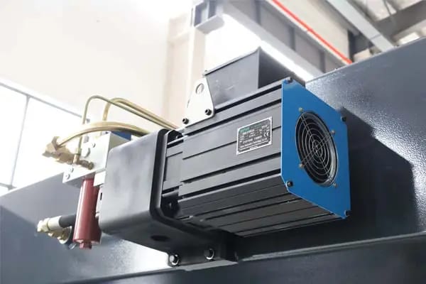 Pictures Servo Motor (Optional)