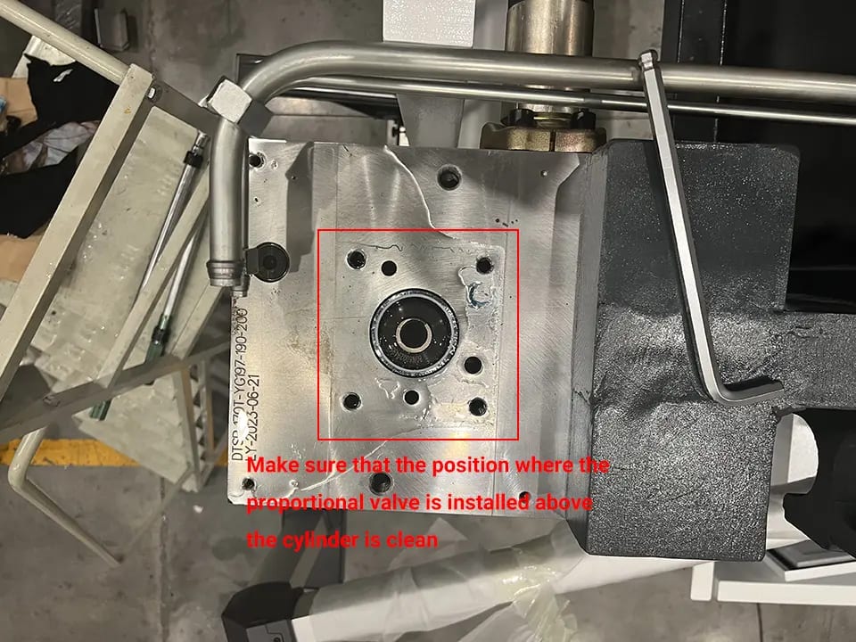Make sure that the position where the proportional valve is installed above the cylinder is clean