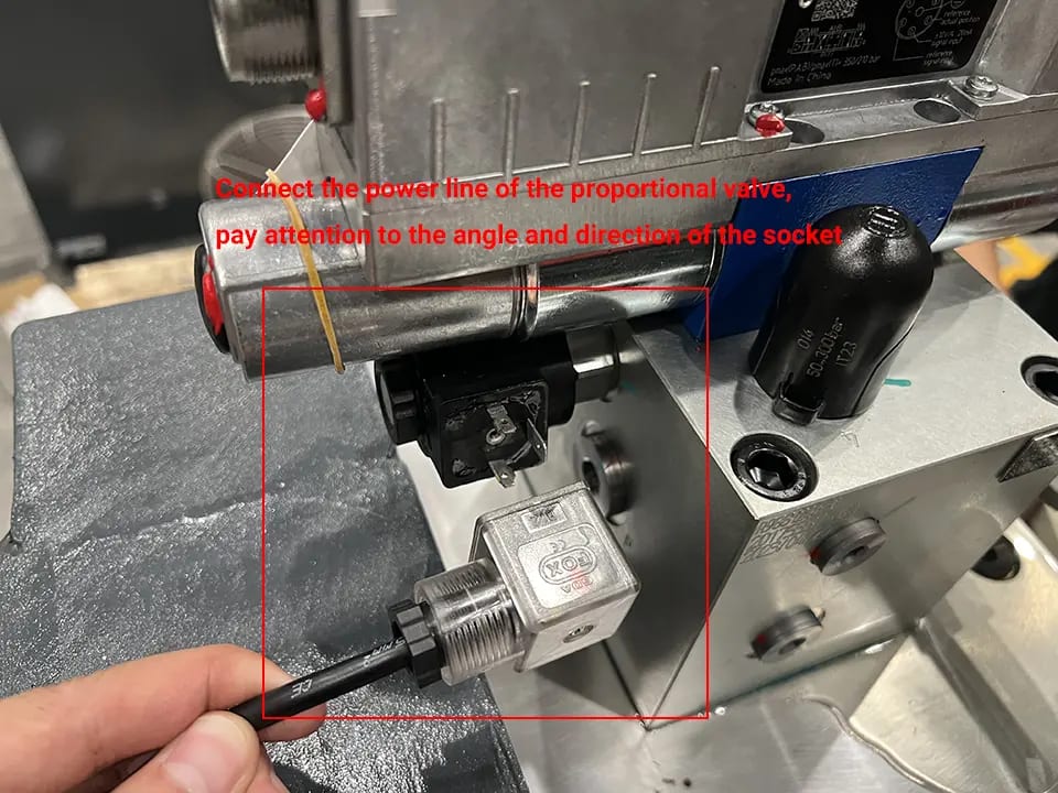 Connect the power line of the proportional valve, pay attention to the angle and direction of the socket