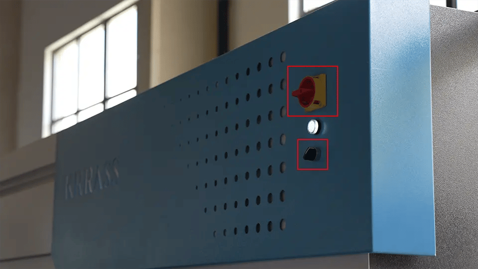 Turn on the power switch in turn