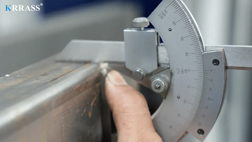 Pictures Use DA-53T CNC press brake for bending and correction 07