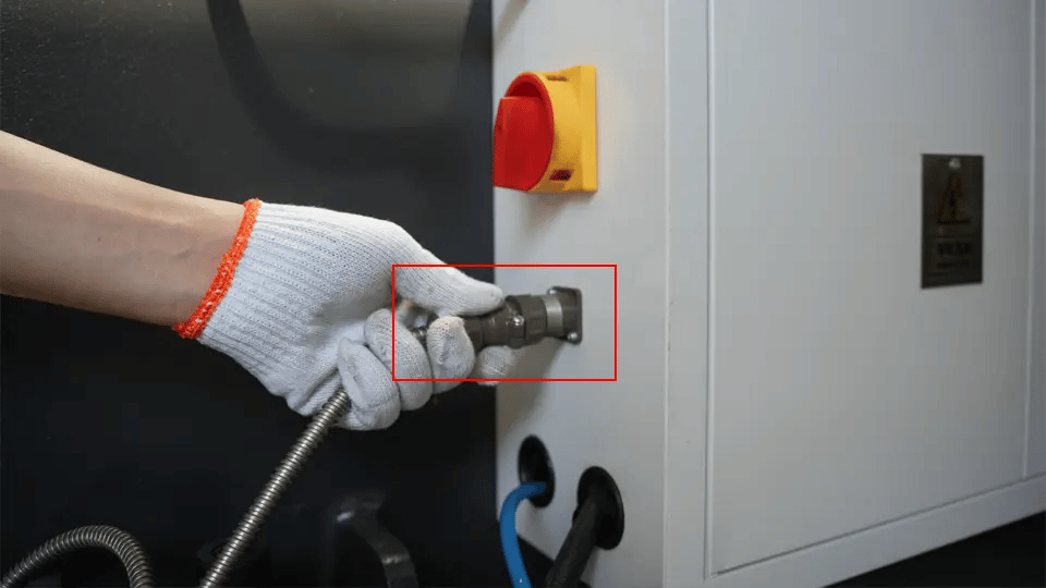 Pictures Connect the foot switch interface