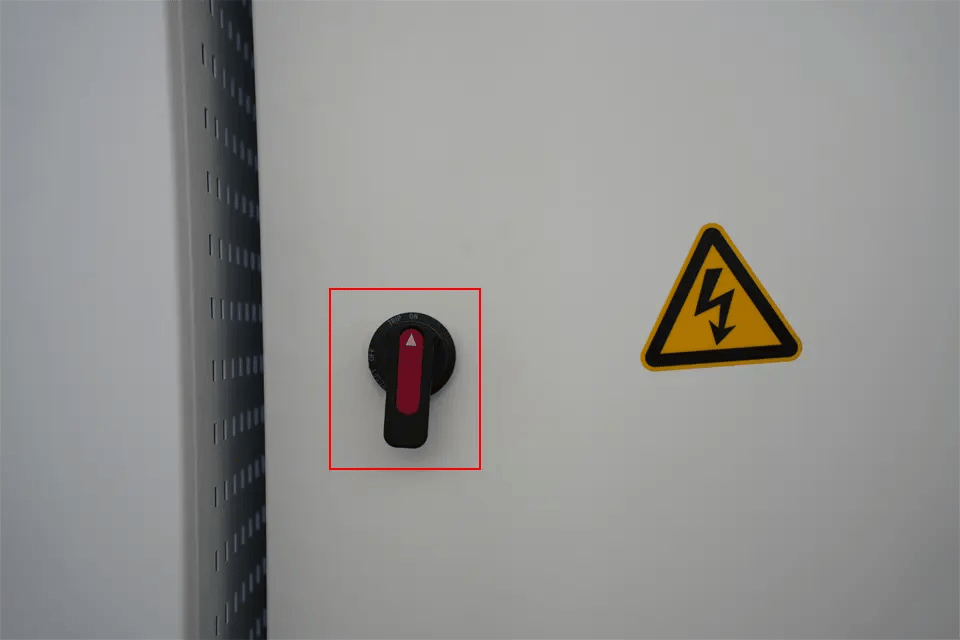 Pictures Electric cabinet main power knob (on)