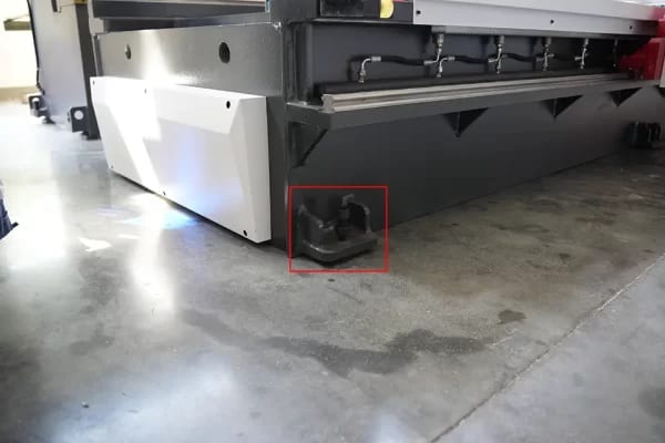 Pictures KRRASS V groove machine Leveling Bolt (left front)