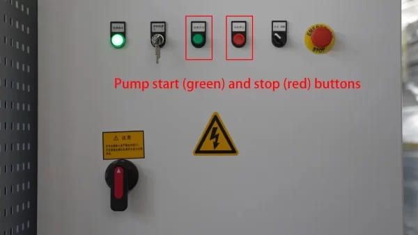 Pump start (green) and stop (red) buttons