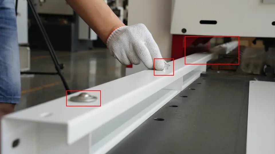 Pictures Put in the ball supports