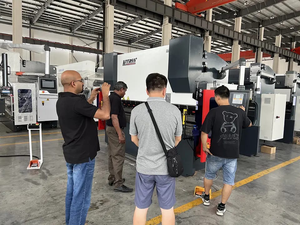 Pictures Qatari customers visit KRRASS factory