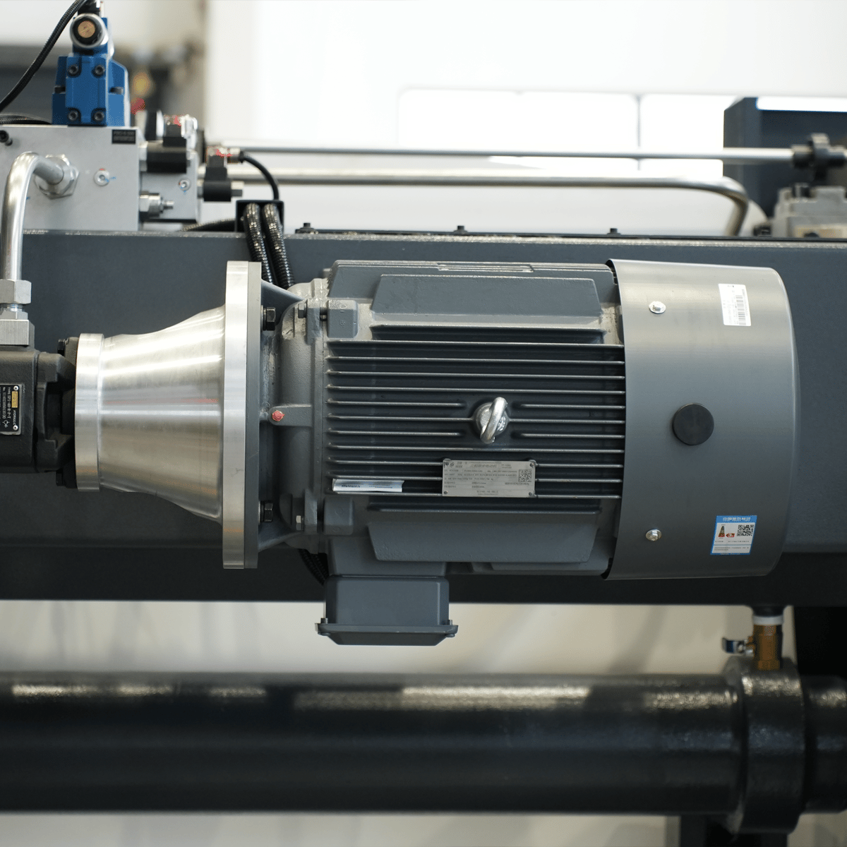 Pictures NC Press Brake WC67K-300T3200 E21 Main Motor