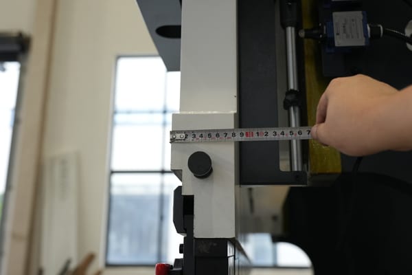 NC Press Brake WC67K-300T3200 E21 Thickness of slider