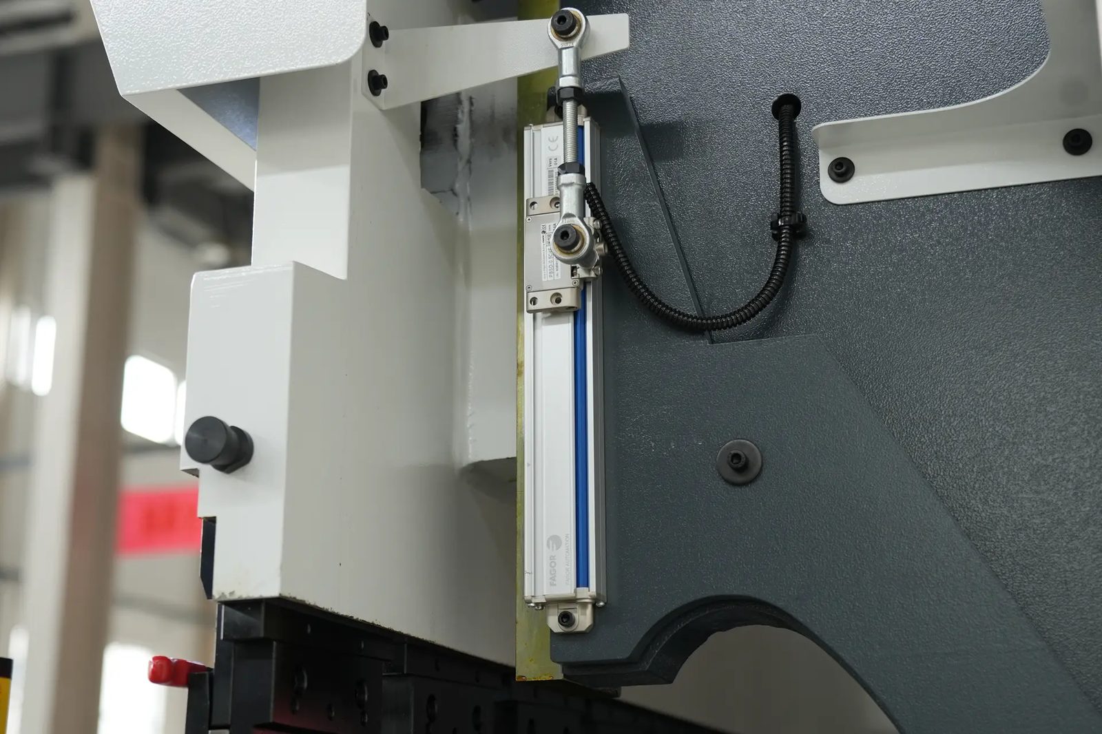 Pictures MB8 175T3200 6+1 Axis with DA-53T Fagor Grating Ruler
