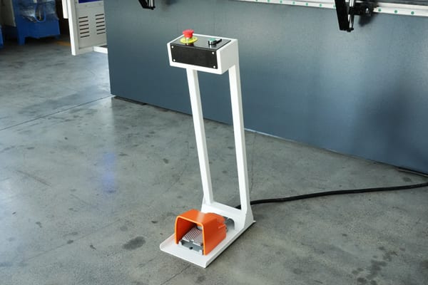 Pictures MB8-80T2500 with DA66T Pedal Switch