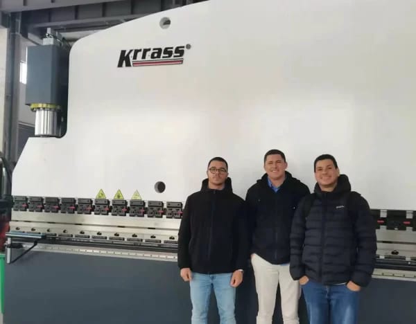 Pictures Brazilian customers visit and view CNC press brake