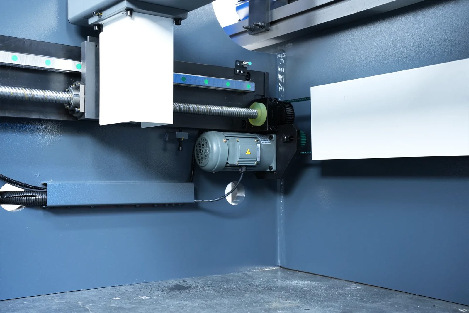 Pictures X-axis 200W reduction motor