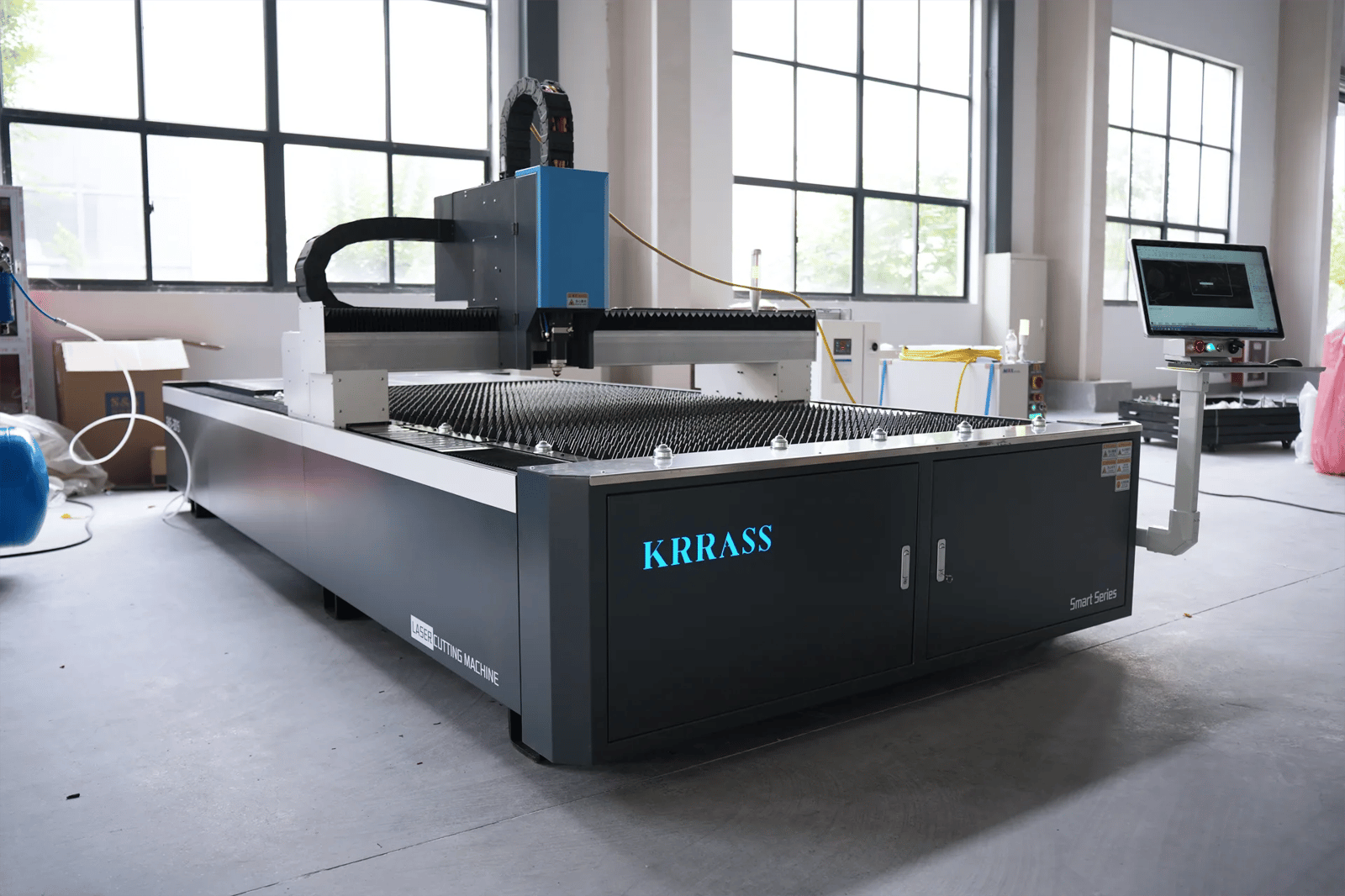 Pictures 6000W fiber laser cutting machine