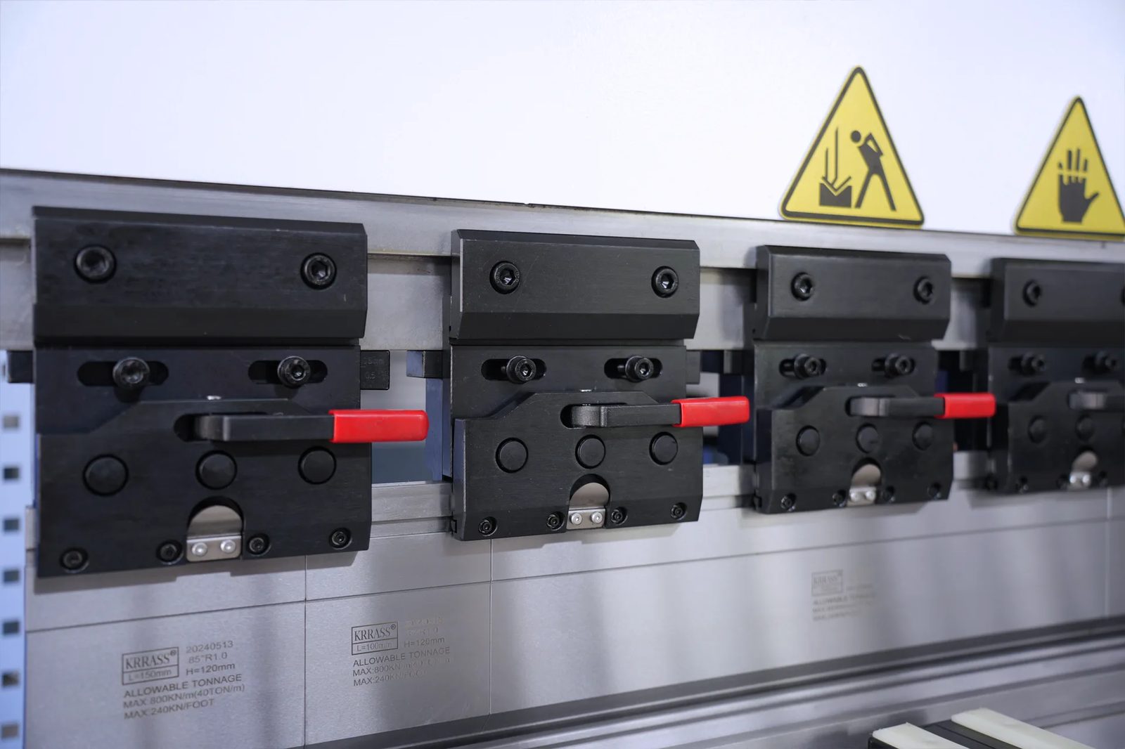 Pictures Manual Upper Tool Clamping