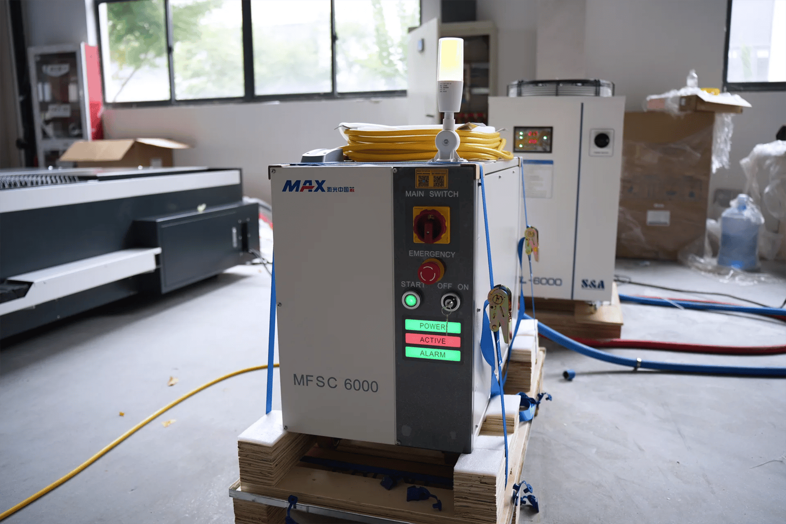 Pictures Max China MFSC 6000W Laser Source