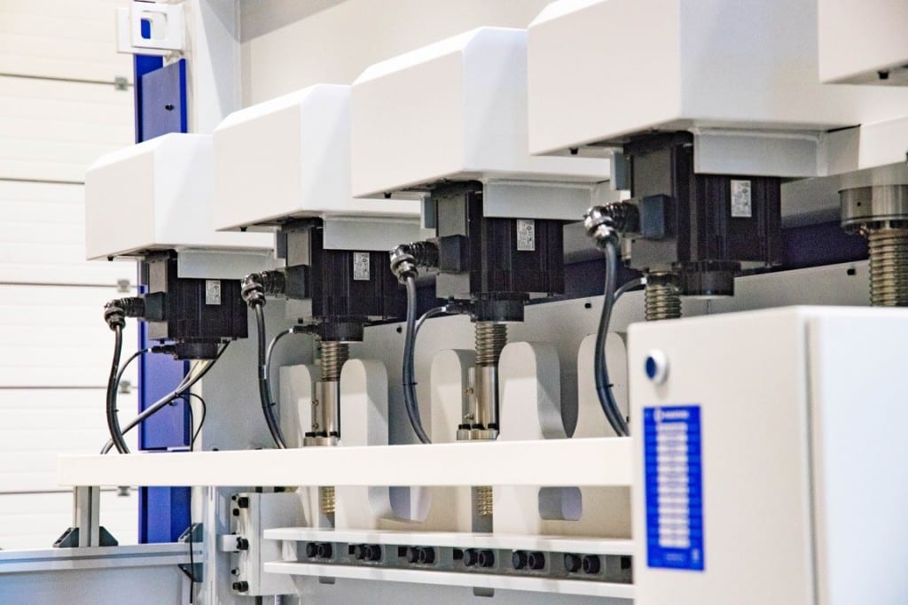 Servo electric press brake