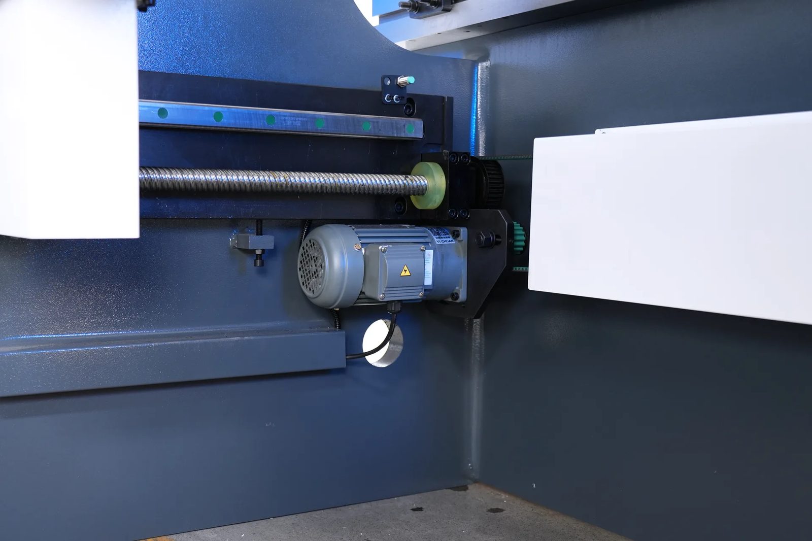 Pictures X-axis 200W reduction motor