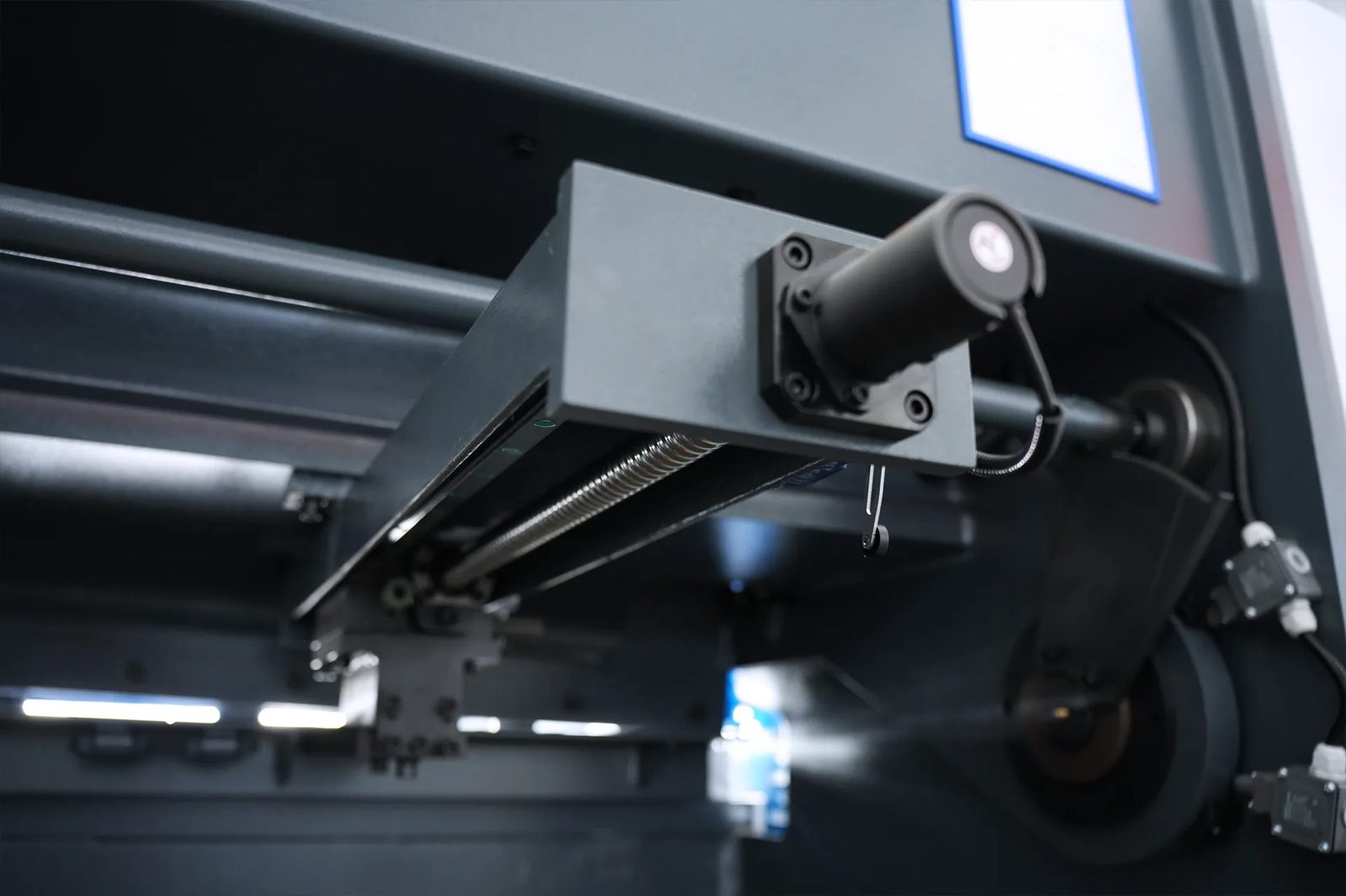 Pictures X-axis Motor and Screw