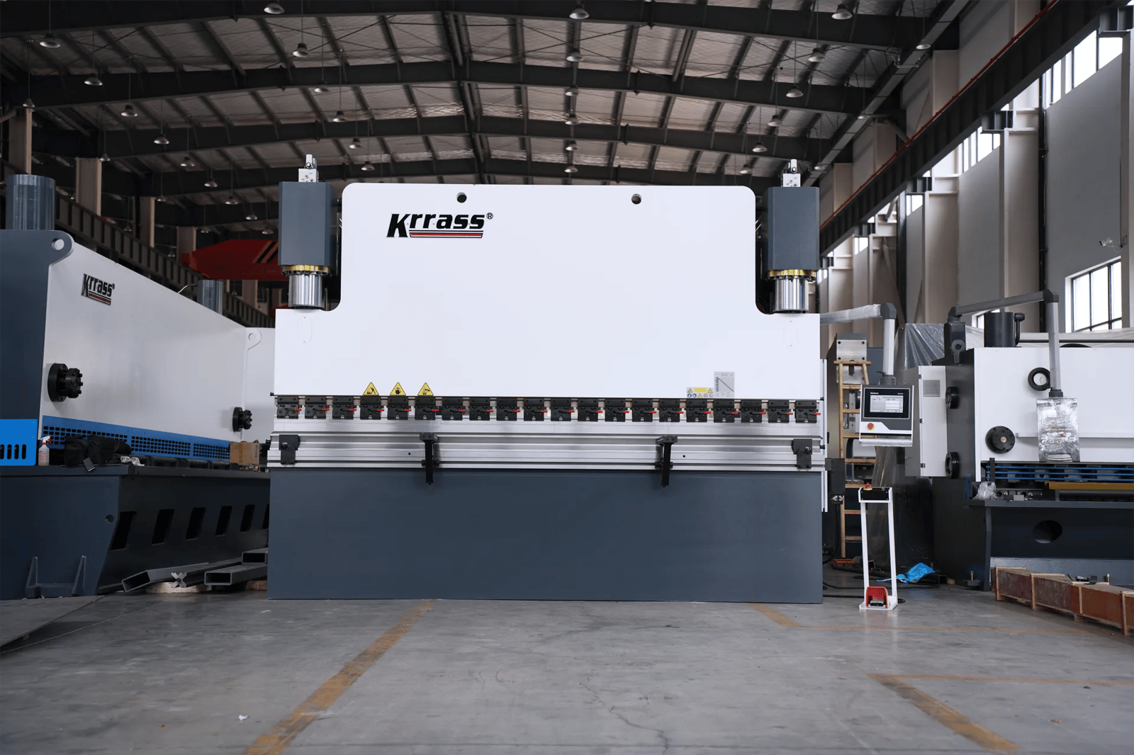 MB8-320T4000 3+1 Axis With DELEM DA53T Controller