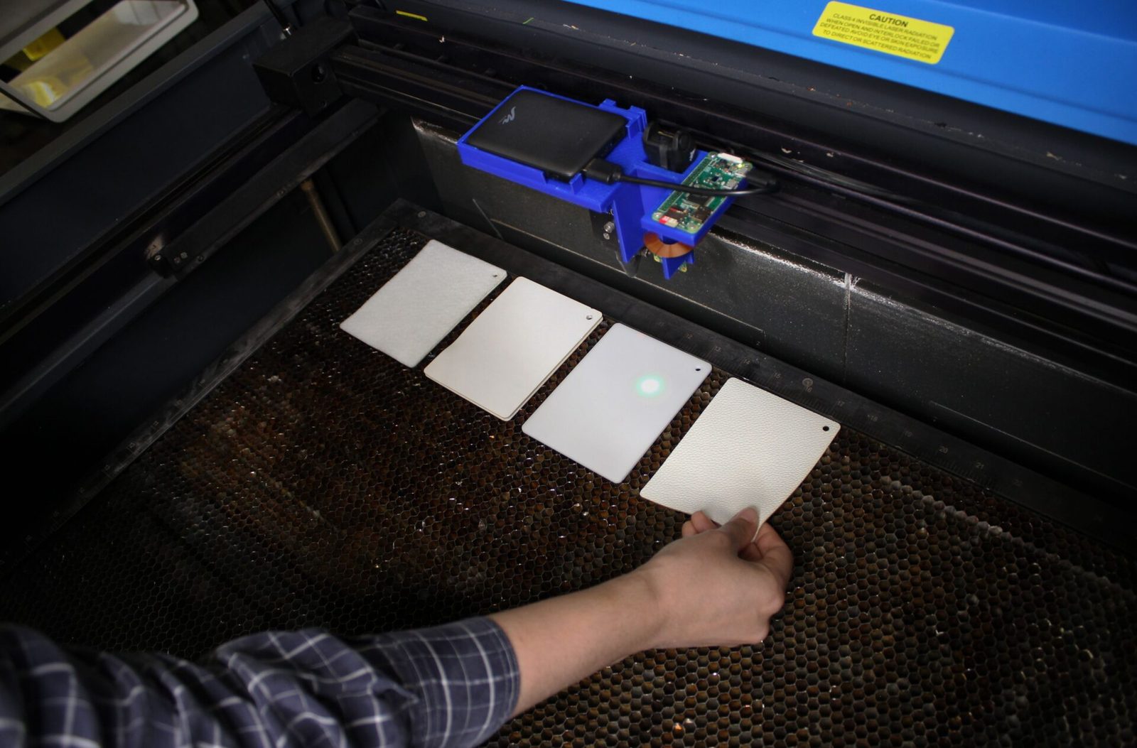 What materials that sheet metal laser cutting machine can't cut