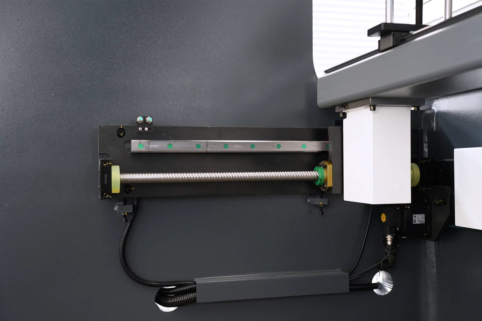 Pictures X-axis Guide Rail and Lead Screw