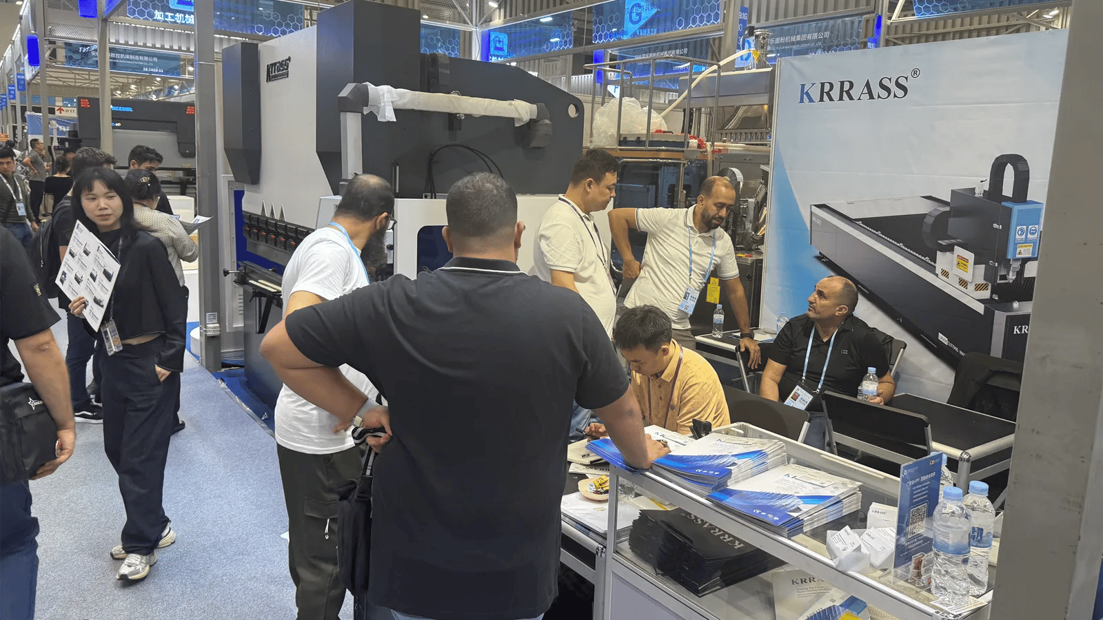 Pictures Successful Debut of CNC Press Brakes at Canton Fair 2