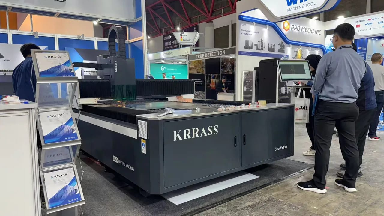 RAS-3015 Smart 3000W Fiber Laser Cutting Machine