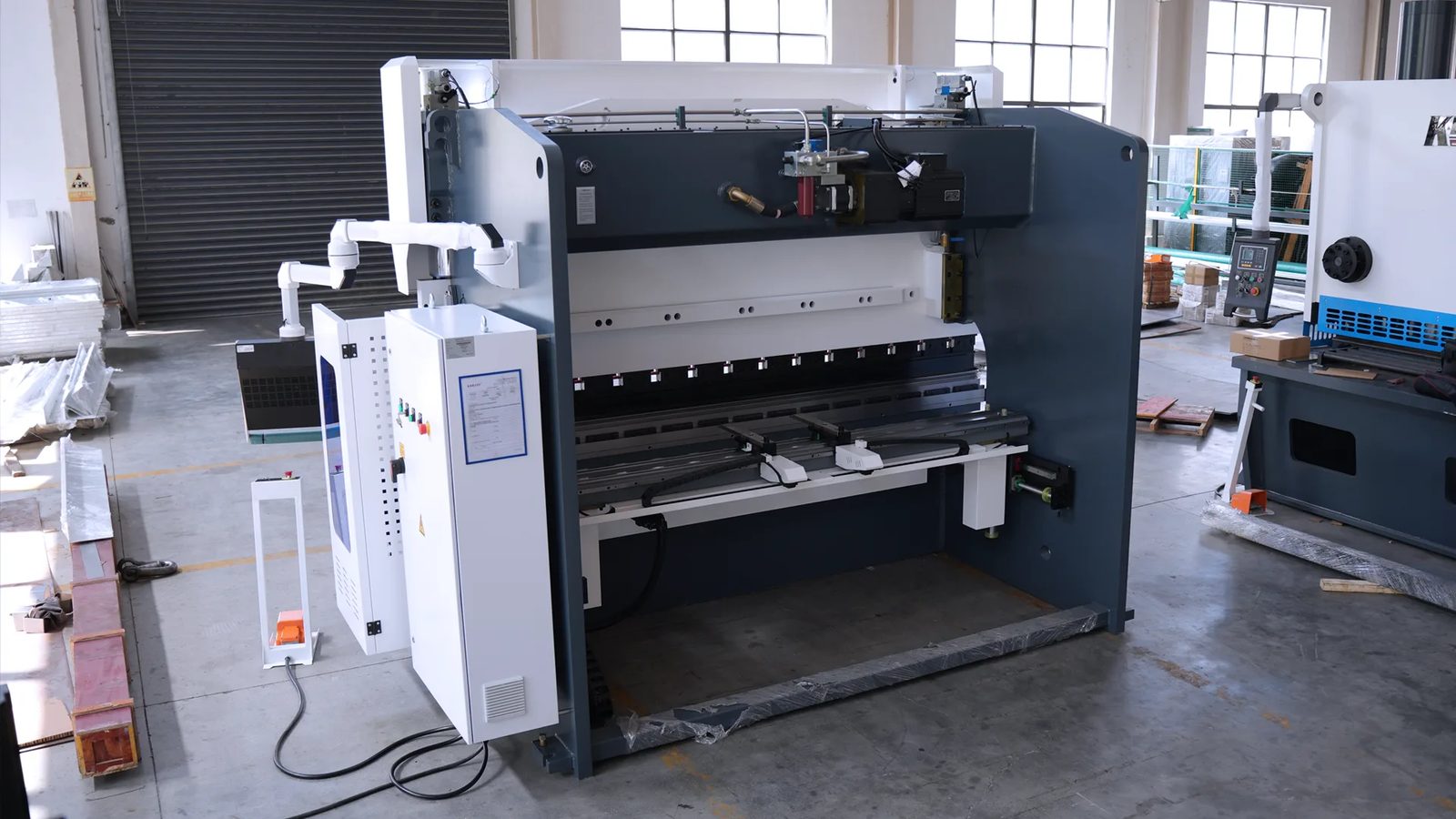 Pictures Main Motor Servo CNC Press Brake PBS-175T3200