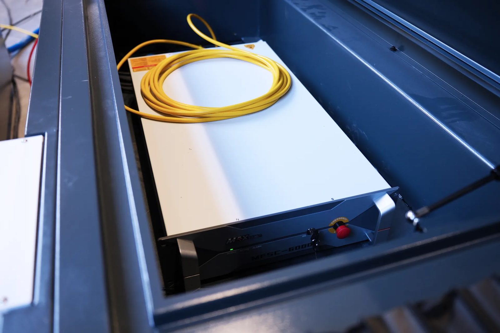 Pictures Max China MFSC 6000W Laser Source