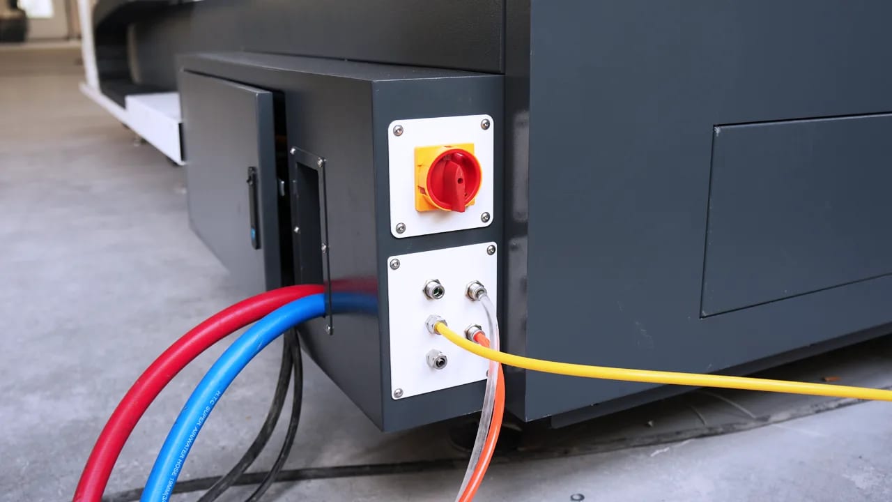 Laser cutting machine various pipe interfaces