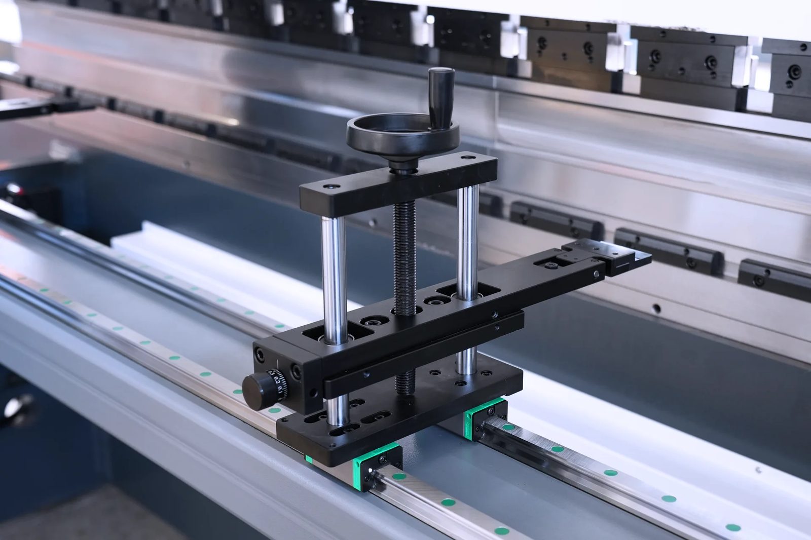 Liftable Backgauge