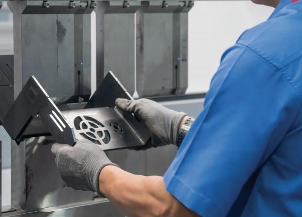Pictures Figure 14 The operator may stage-bend the component in a single configuration in this plate bending arrangement since the tools have a similar shut height.