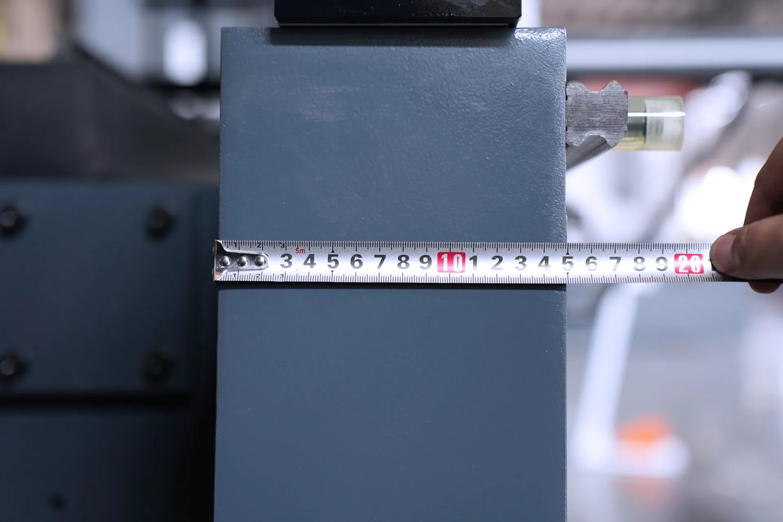 Thickness of workbench (150mm)