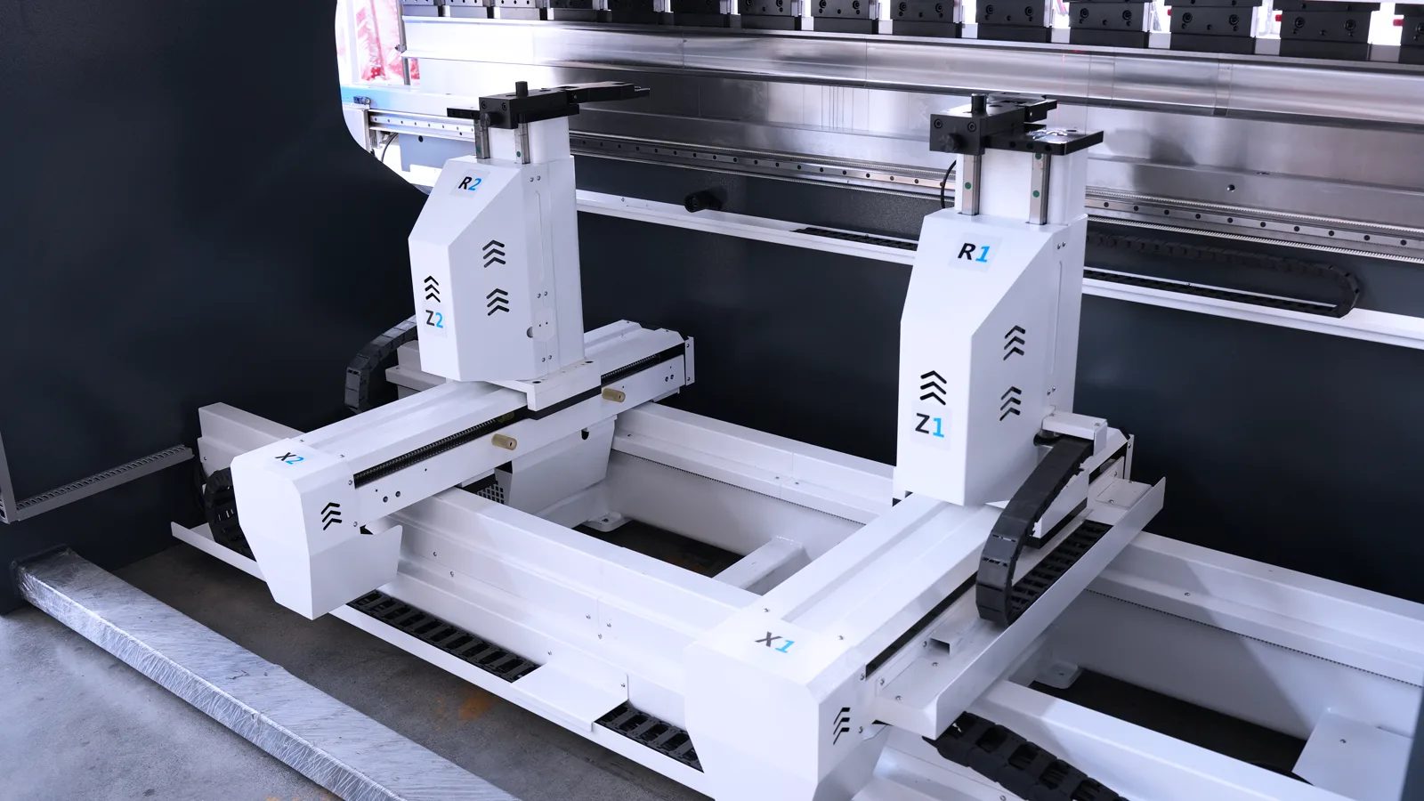 Pictures 8-axis backgauge system on KRRASS press brake