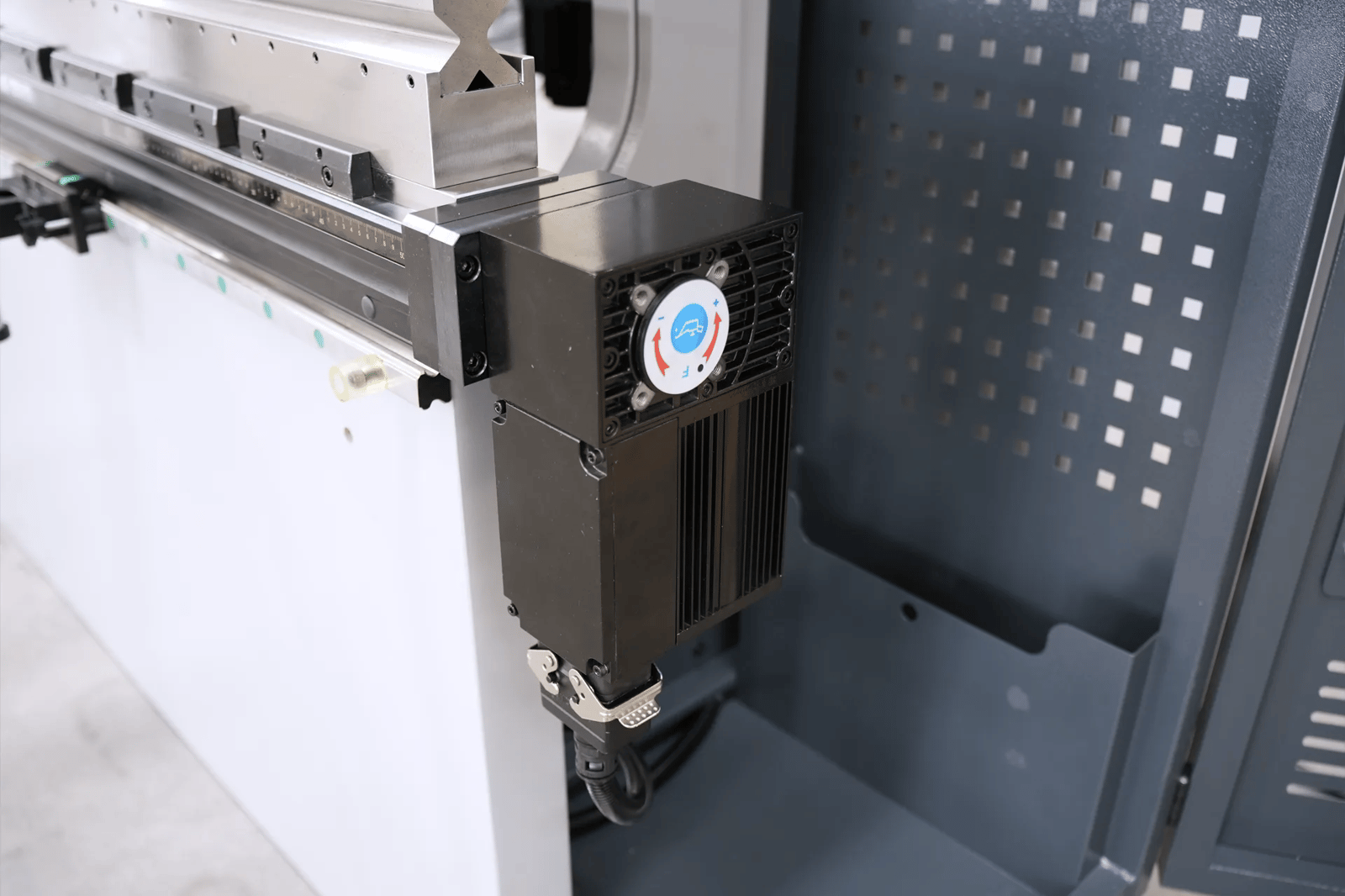 Pictures CNC press brake back gauge and crowning system