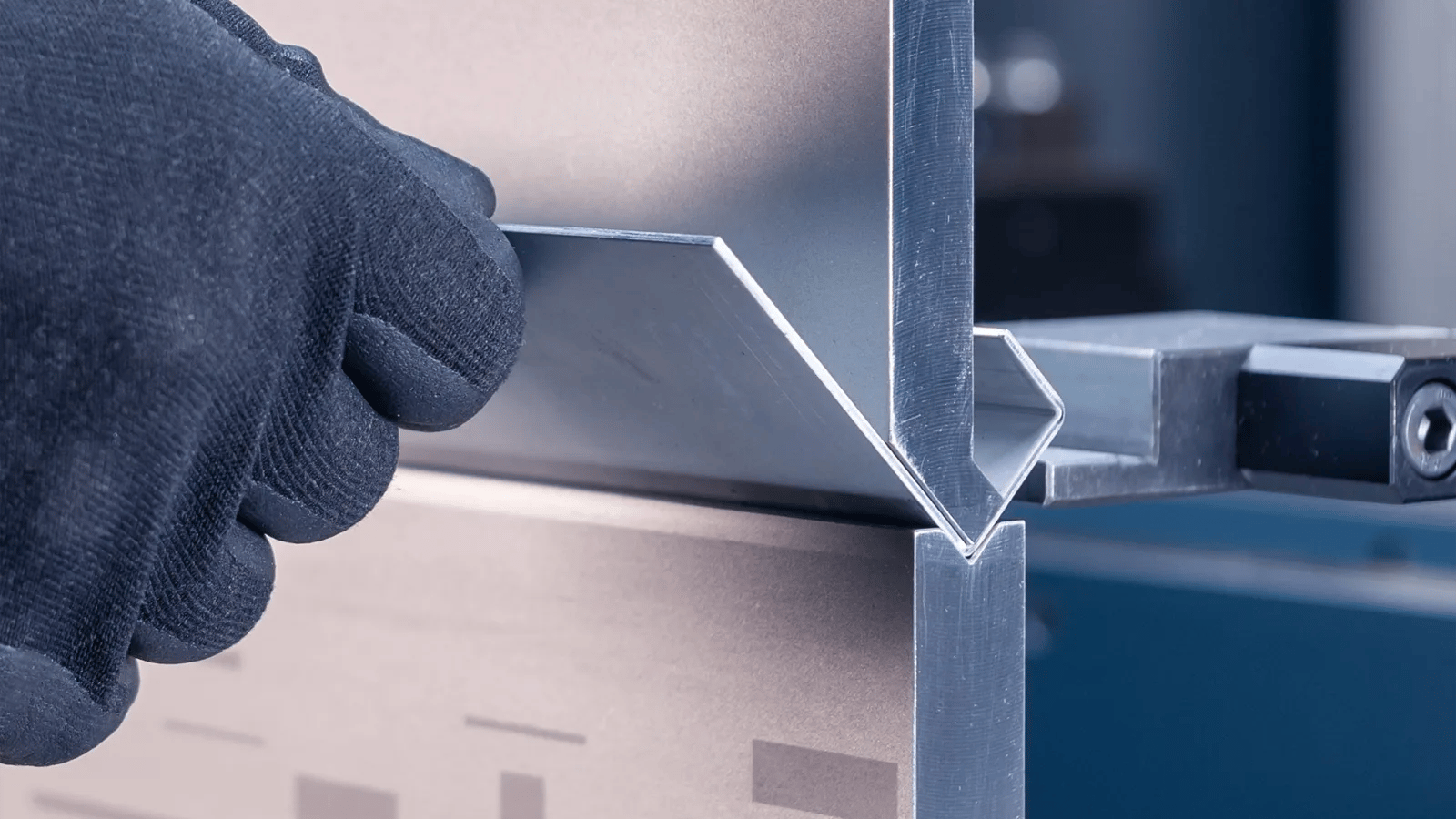 Pictures how a press brake machine works with punch and die