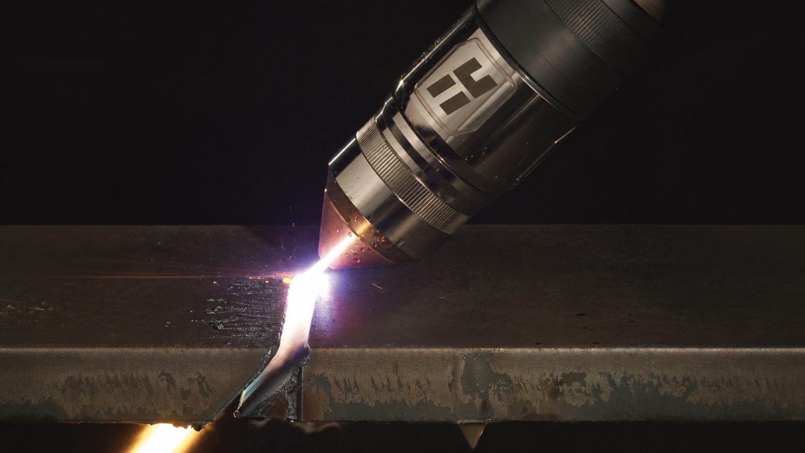 Hypertherm cutting head on table type plasma cutter