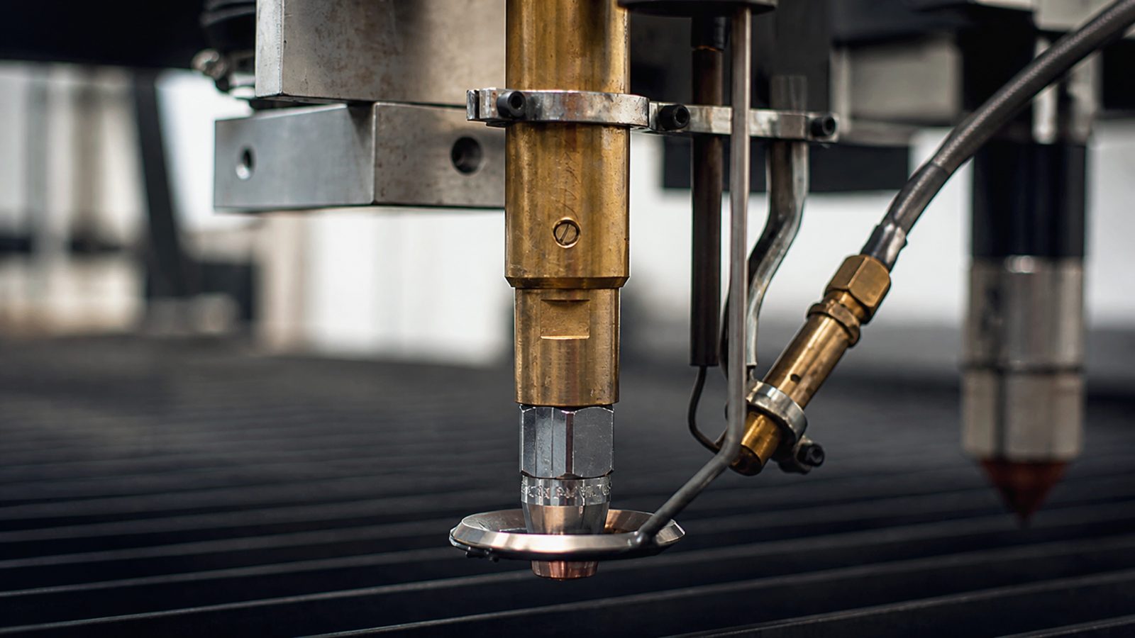 Oxy cutting head on plasma cutting machine