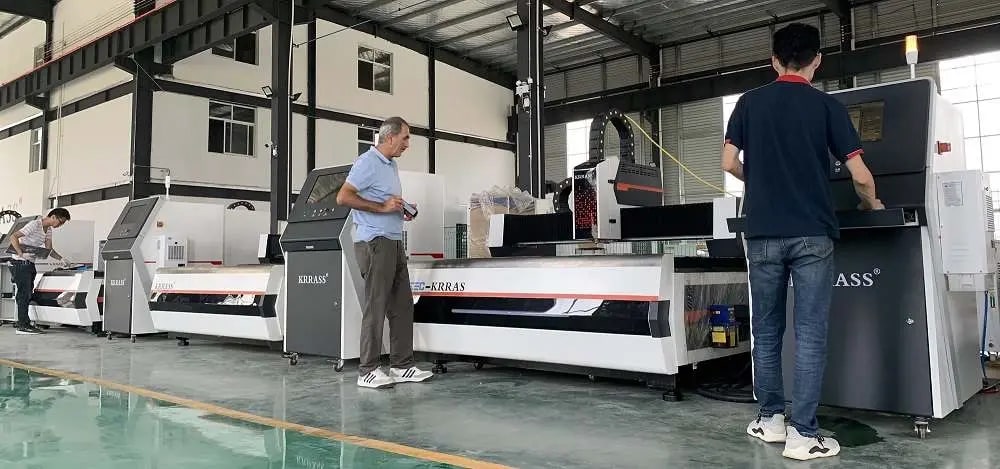 Pictures Uzbekistan View 1500W laser-cutting machine