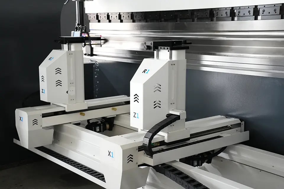 Hydraulic press brake multi-axis back gauge