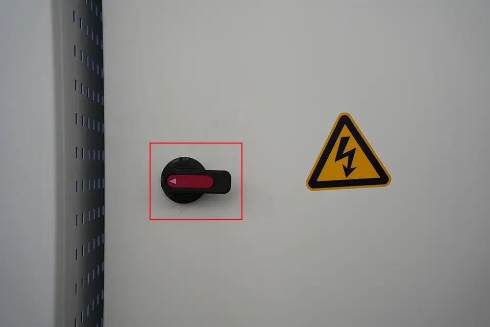 Electric cabinet main power knob (off)