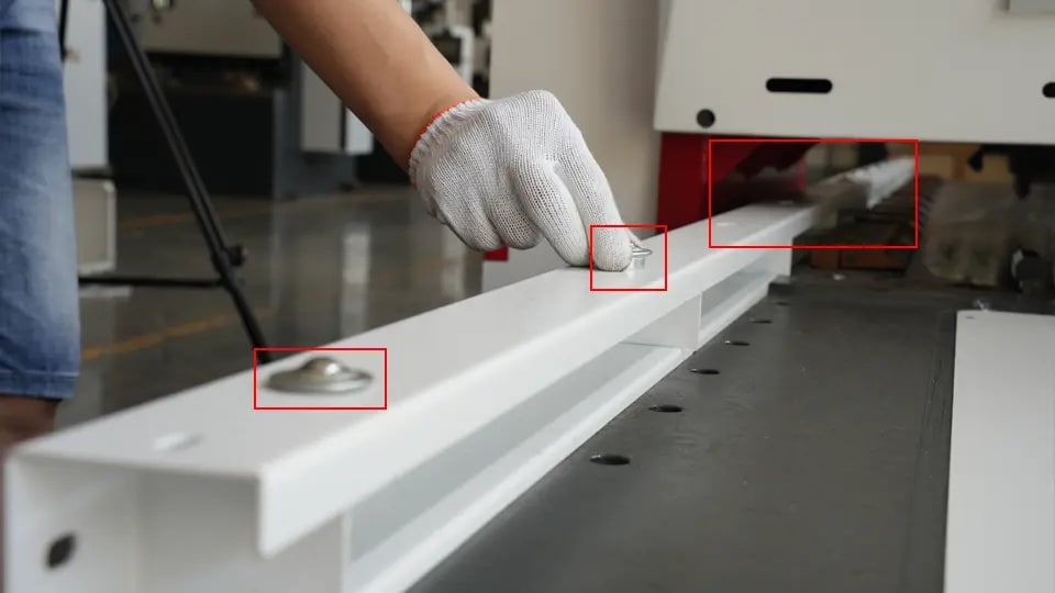 Put in the ball supports