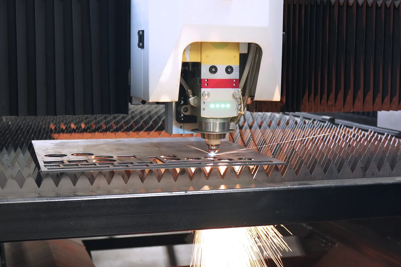 Auto Focusing Laser Head